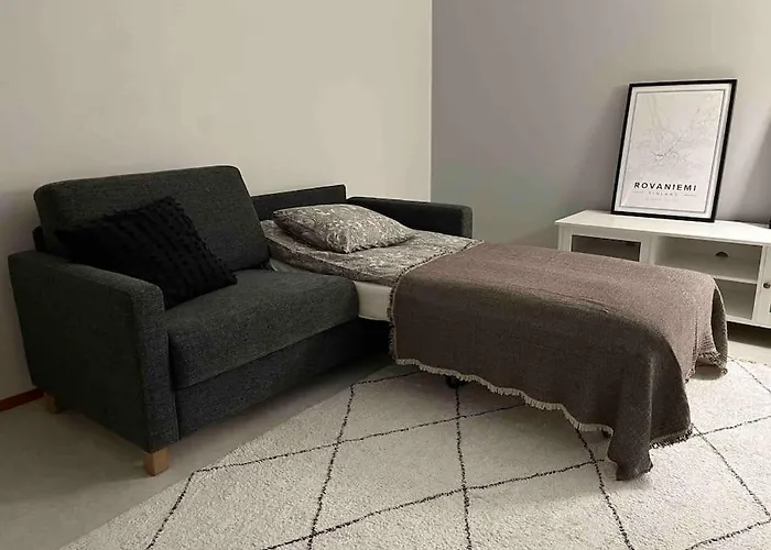 Spacious Apartment For 5 Next To The Train Station